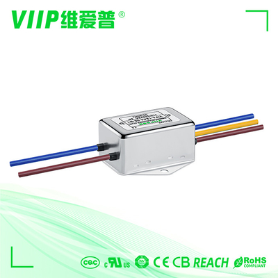 ปกรณ์ติดตั้งพื้นผิว ประเภทกรอง EMI AC 1450VDC เส้นต่อเส้น 50 Ω ความคับในการเข้า